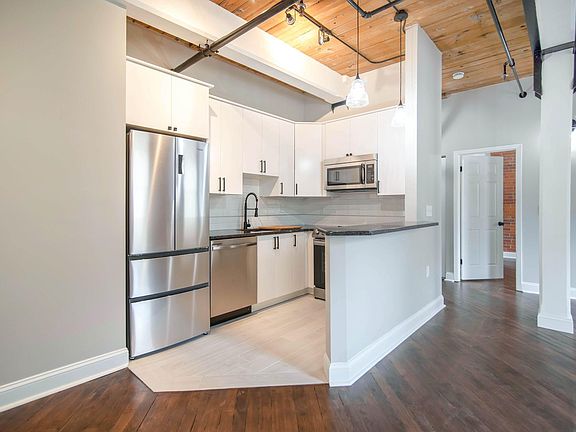 2nd image of 219 Williams St E #212