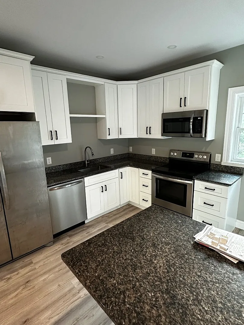 3 Emerald Drive - C — Photo 1
