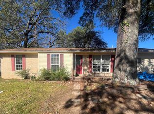 102 King Arthur Ct, Hot Springs, AR 71913