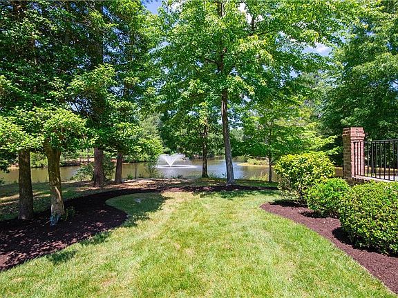 2nd image of 2809 Middle Woodland Close