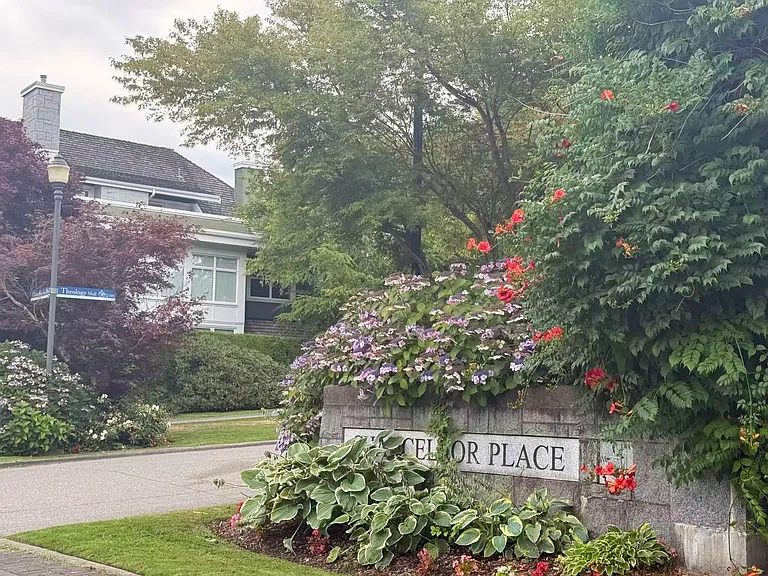 6015 Iona Dr #400 — Photo 16