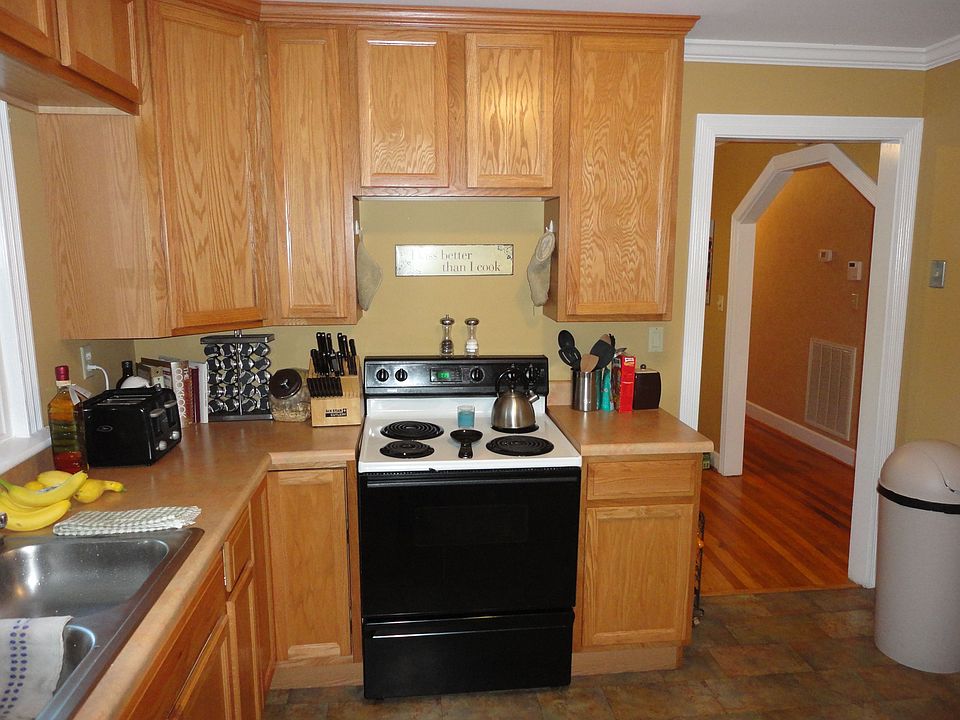2nd image of 3911 Bryant St