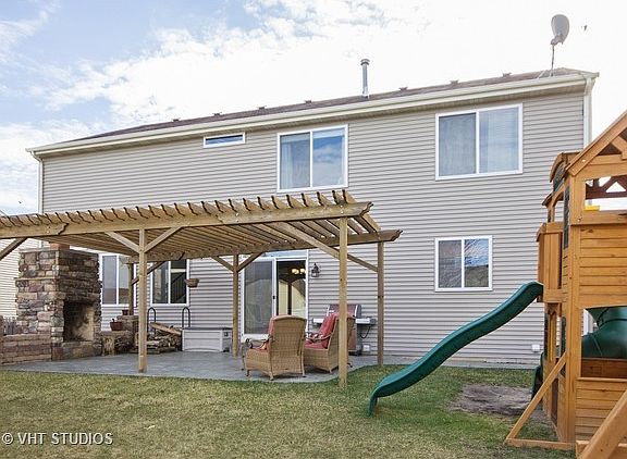 2nd image of 2952 Aberdeen Dr
