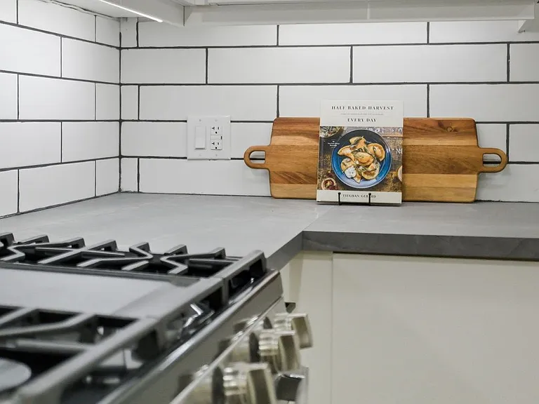 497 Ossington Ave #BASEMENT — Photo 23
