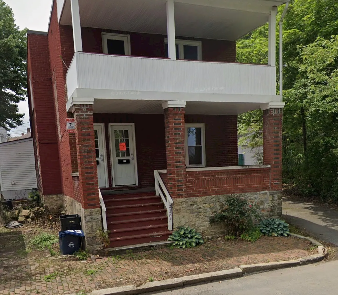 2 bed, $1,000 — Photo 1