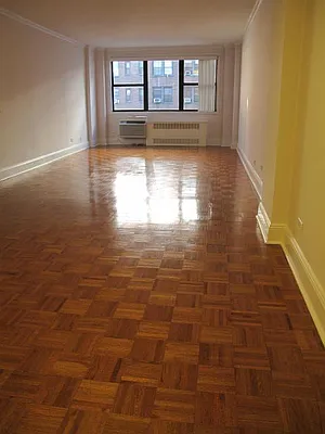 Rented by Metropolis Real Estate of Manhattan | media 4