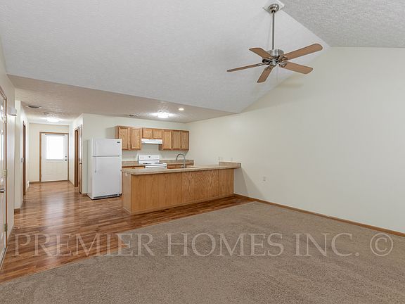 3rd image of 866 Serenity Ln