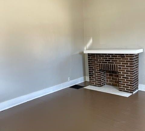3rd image of 316 S Walnut St #316