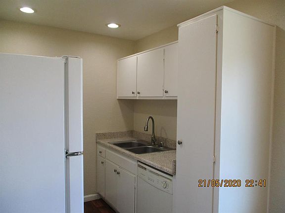 2nd image of 700 Alta Vista Dr APT 24