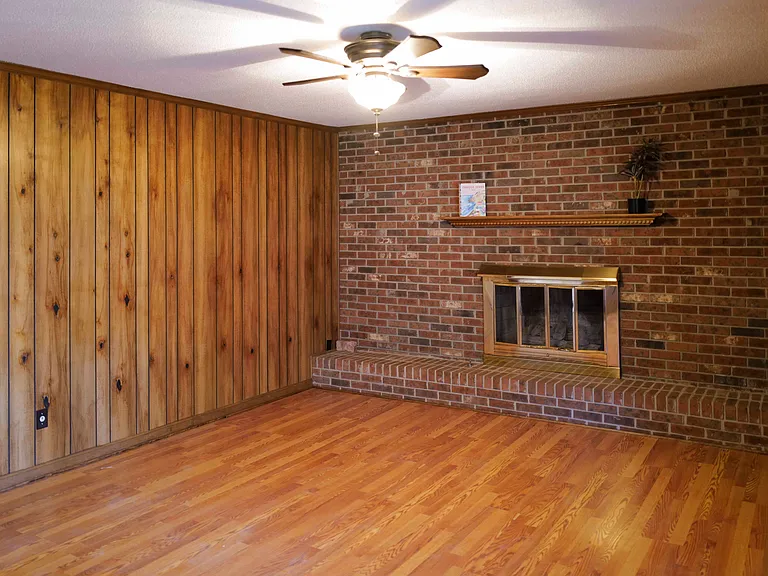 8693 Arbutus Dr — Photo 12