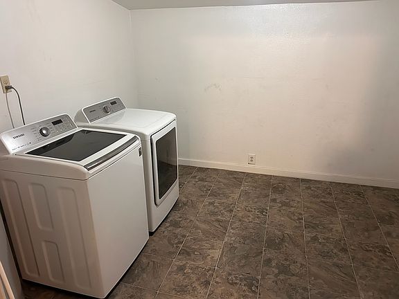 Spacious laundry room