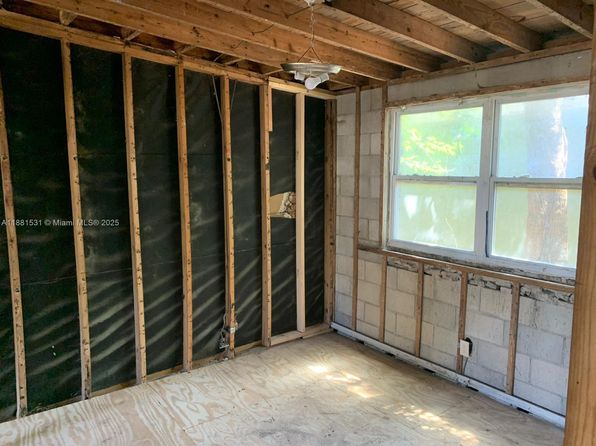 jacksonville-florida-154611076 picture