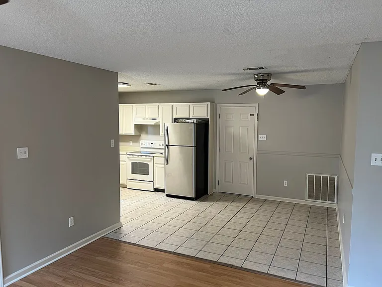 2135 Raintree Dr — Photo 7