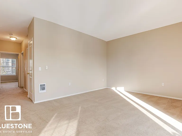 Hawk's Point Apartments — Photo 39