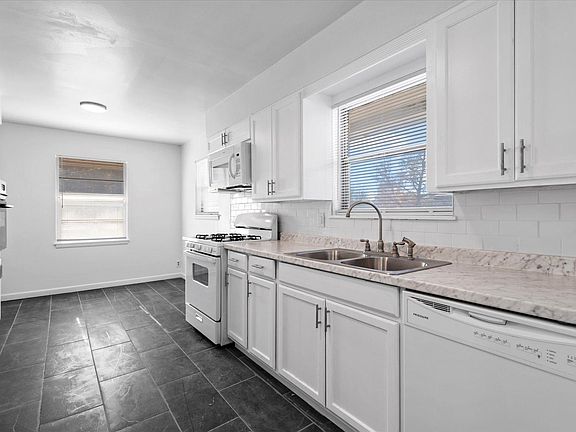 4th image of 4744 Cornell Dr