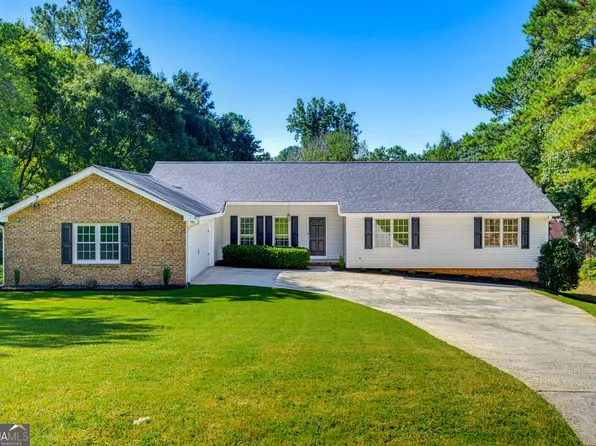 1691 Bentwood Dr, Lilburn, GA 30047