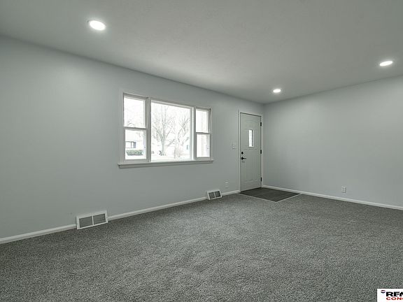 3rd image of 2325 S 59th St
