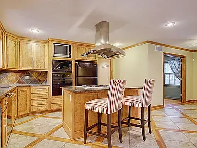 9536 Manor Rd — Photo 7