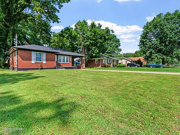 3rd image of 3218 Bridwell Dr