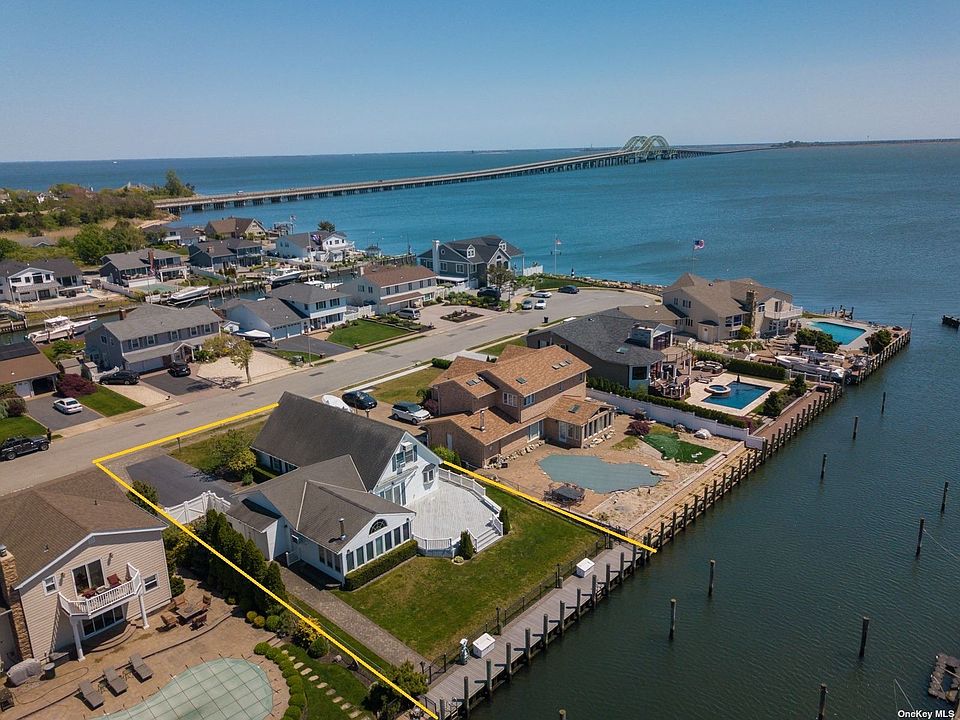18 Piper Court, West Islip, NY 11795 Zillow