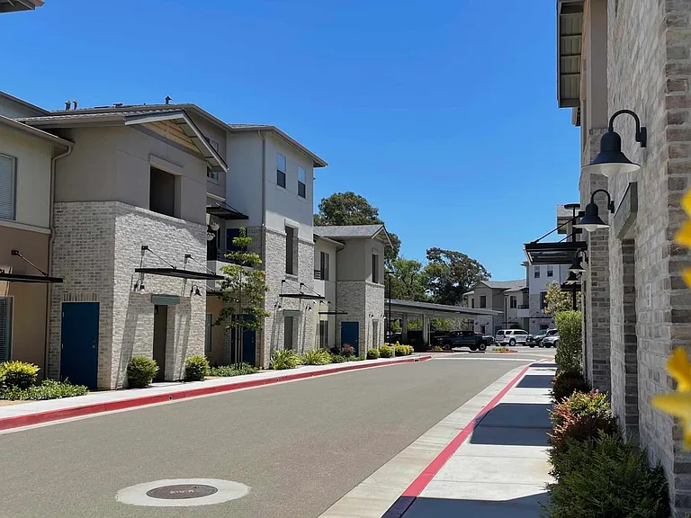Twin Creeks Apartments — Photo 27