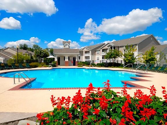 2nd image of 135 Westfield Ct #2B-2Ba-986Sqft