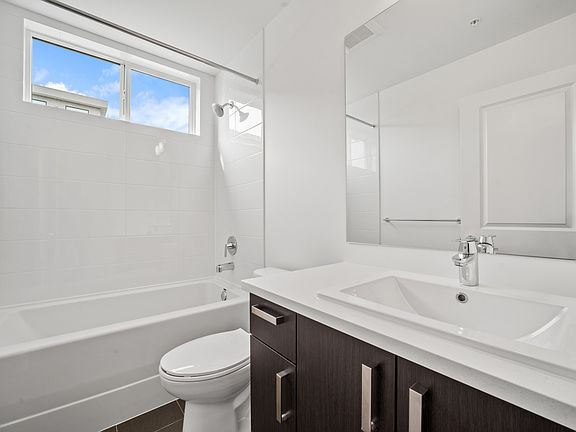3rd image of 15733 85th Ave #301