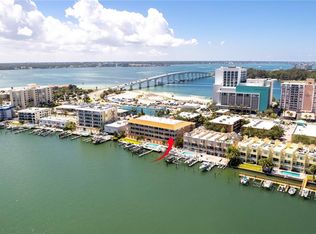 692 Bayway Blvd APT 301, Clearwater, FL 33767