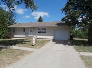 737 15th St SW, Huron, SD 57350