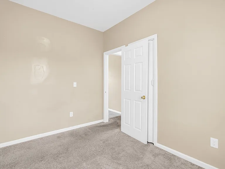 6423 Hazlett St — Photo 16