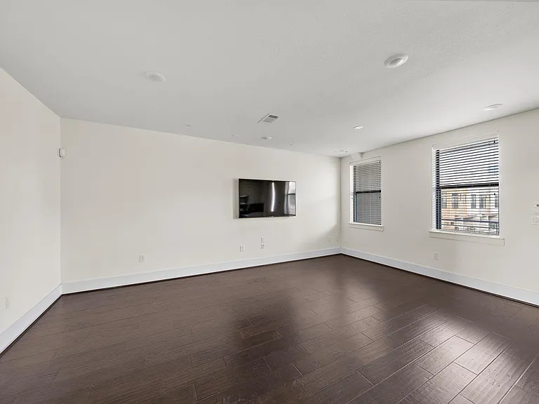 2401 Crawford St #B204 — Photo 4