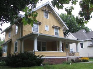 735 8th St, Nevada, IA 50201