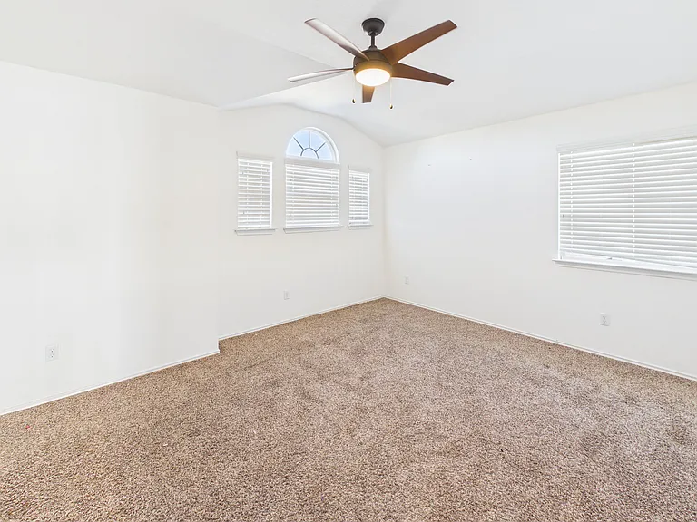 5516 Pinery Dr — Photo 14