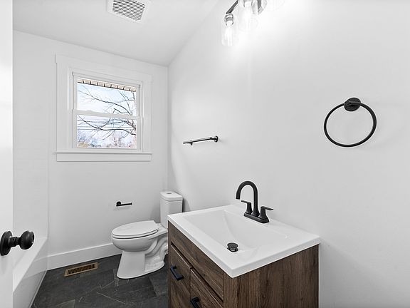 3rd image of 5008 Collinwood Dr