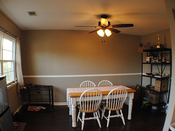 4th image of 206 Carlyn Ct