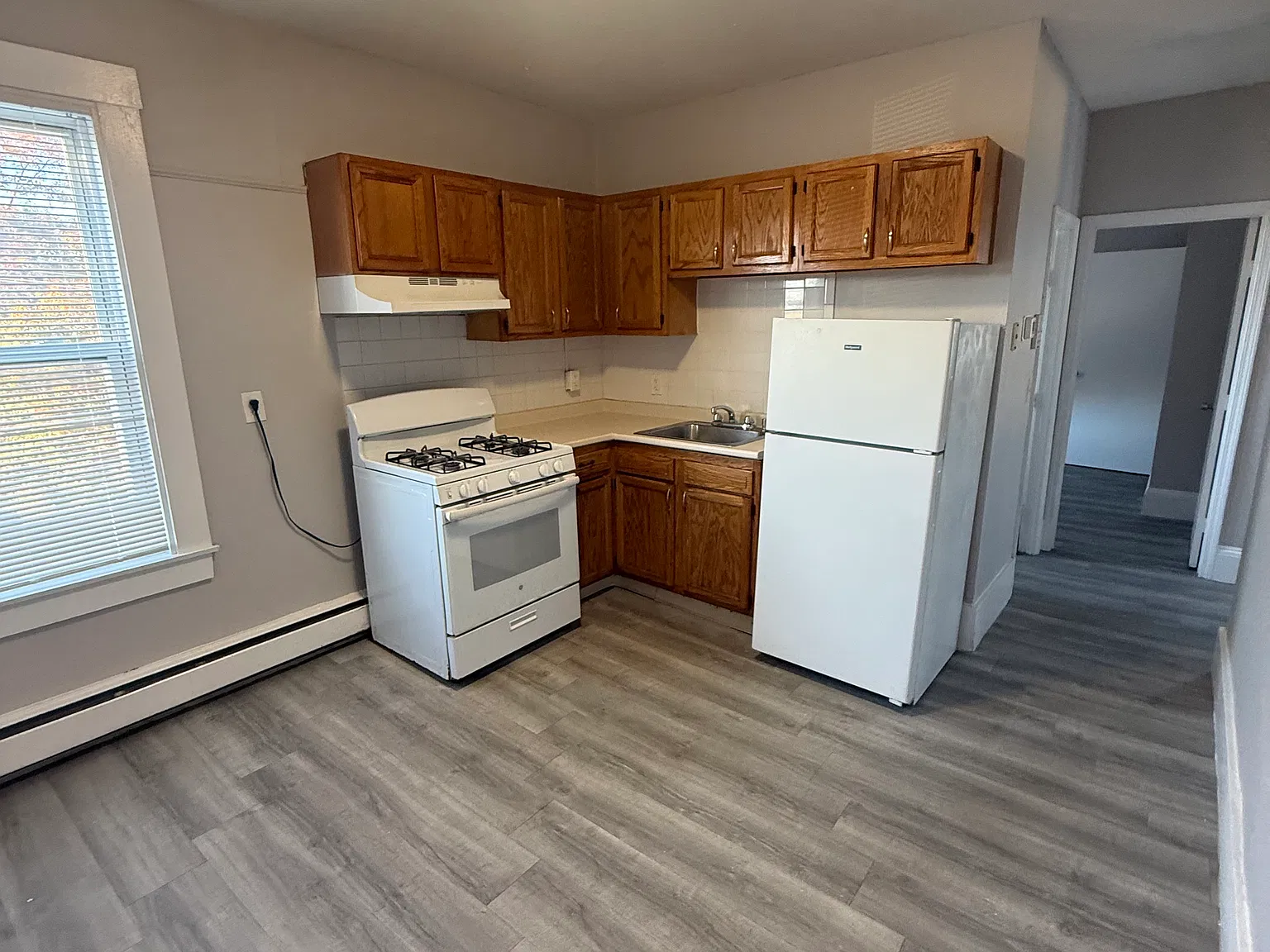 2 bed, 650 sqft, $2,300 — Photo 2