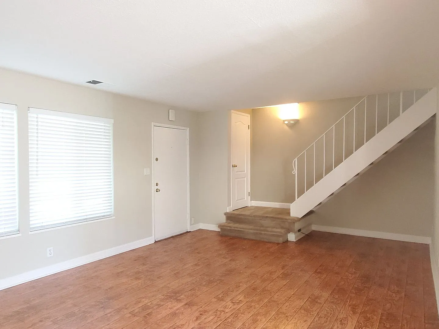 Spacious 2-Story Townhome, A/C, Remodeled Bathrooms, Fresh Paint, Patio, 2C Parking, Great Location! — Photo 4