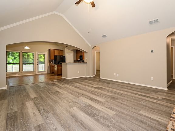 4th image of 1241 Chase Ln