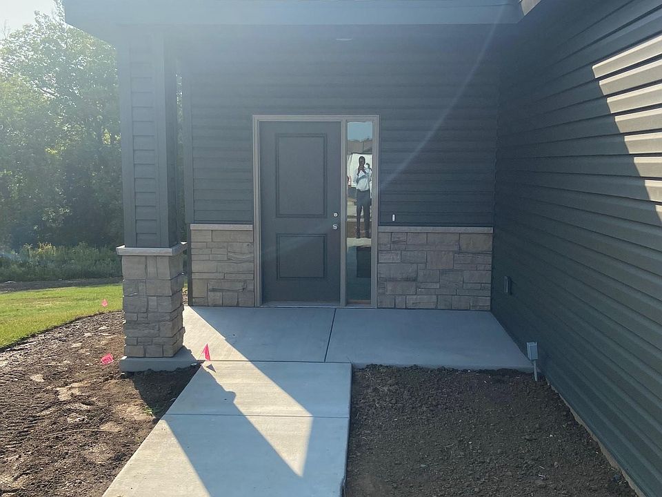 2nd image of 2963 Kings Corner Dr