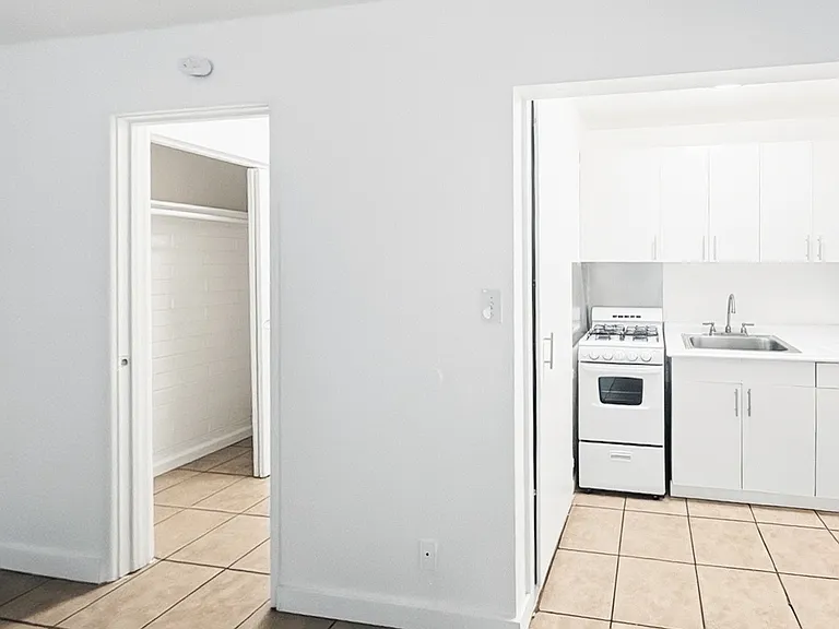 2417 E Campbell Ave #5A — Photo 7