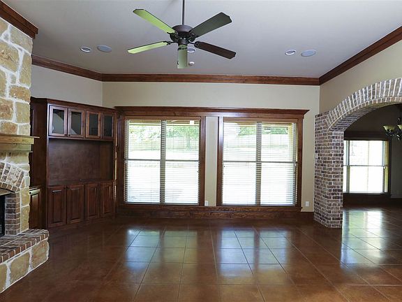 5th image of 289 Oak Grove Way