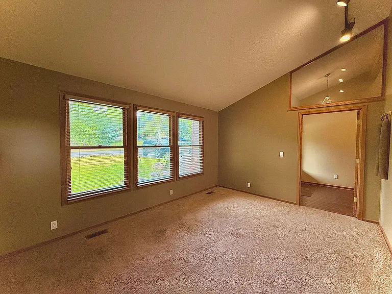 8730 N Silver Spur Rd — Photo 22
