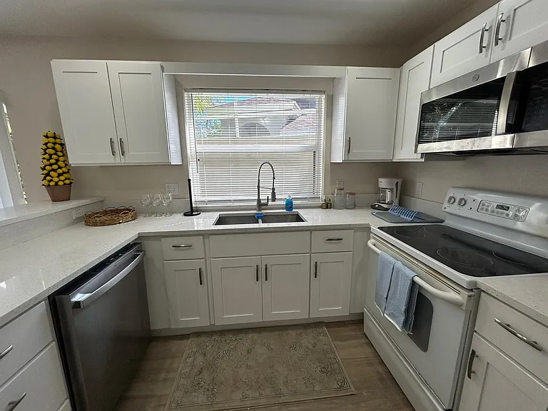 1136 Staghorn St — Photo 30