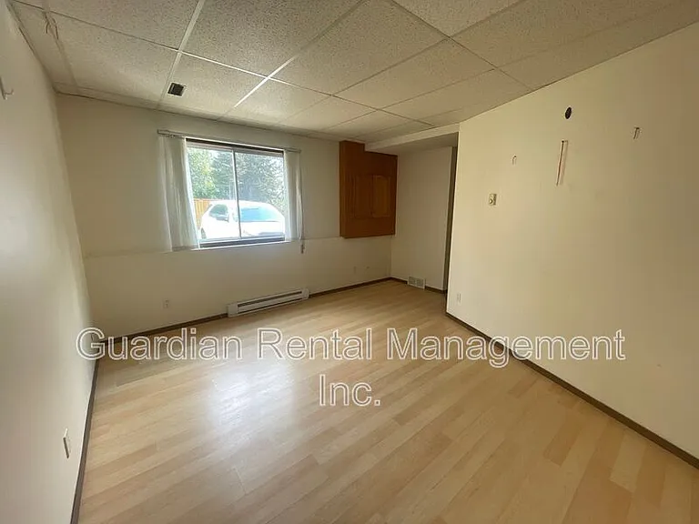 460 Dewe Ave #A — Photo 4