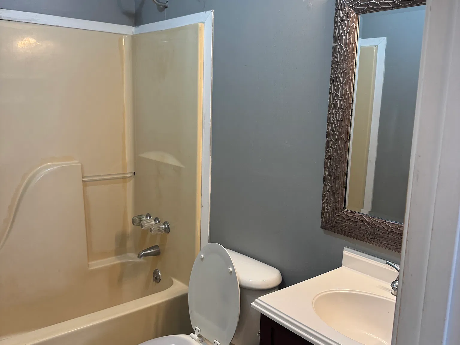 3 bed, 1073 sqft, $1,350 — Photo 4