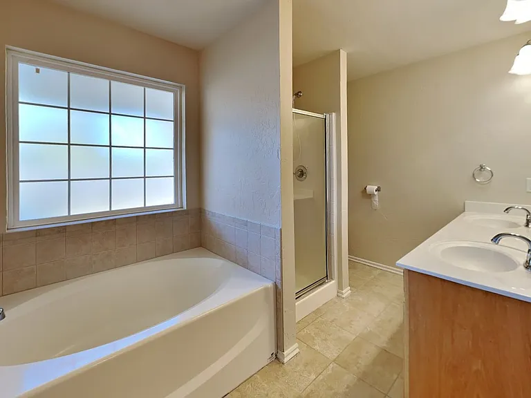 21886 Pioneer Cir — Photo 11