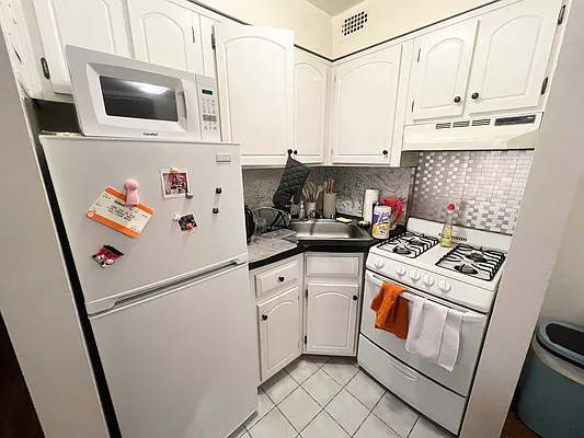 Rented by Guidance Realty Corp. | media 4