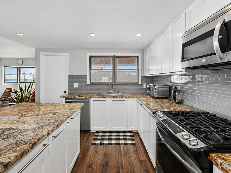 188 Date Ave #1 — Photo 7