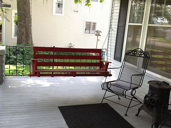 Front porch swing 