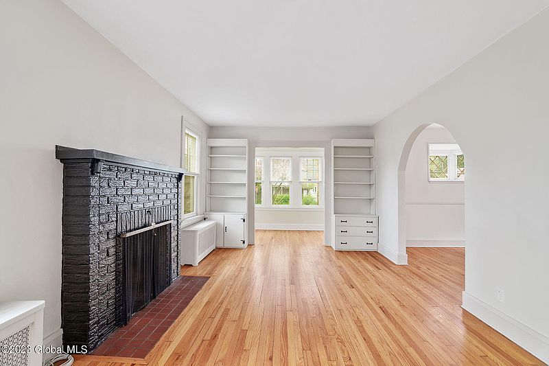 5th image of 269 Kenwood Avenue